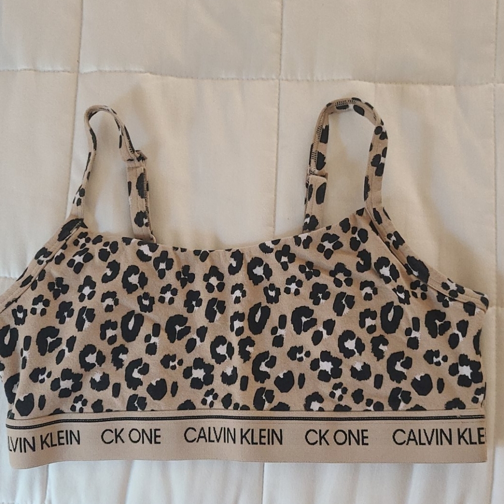 Calvin Klein Women's sports bra